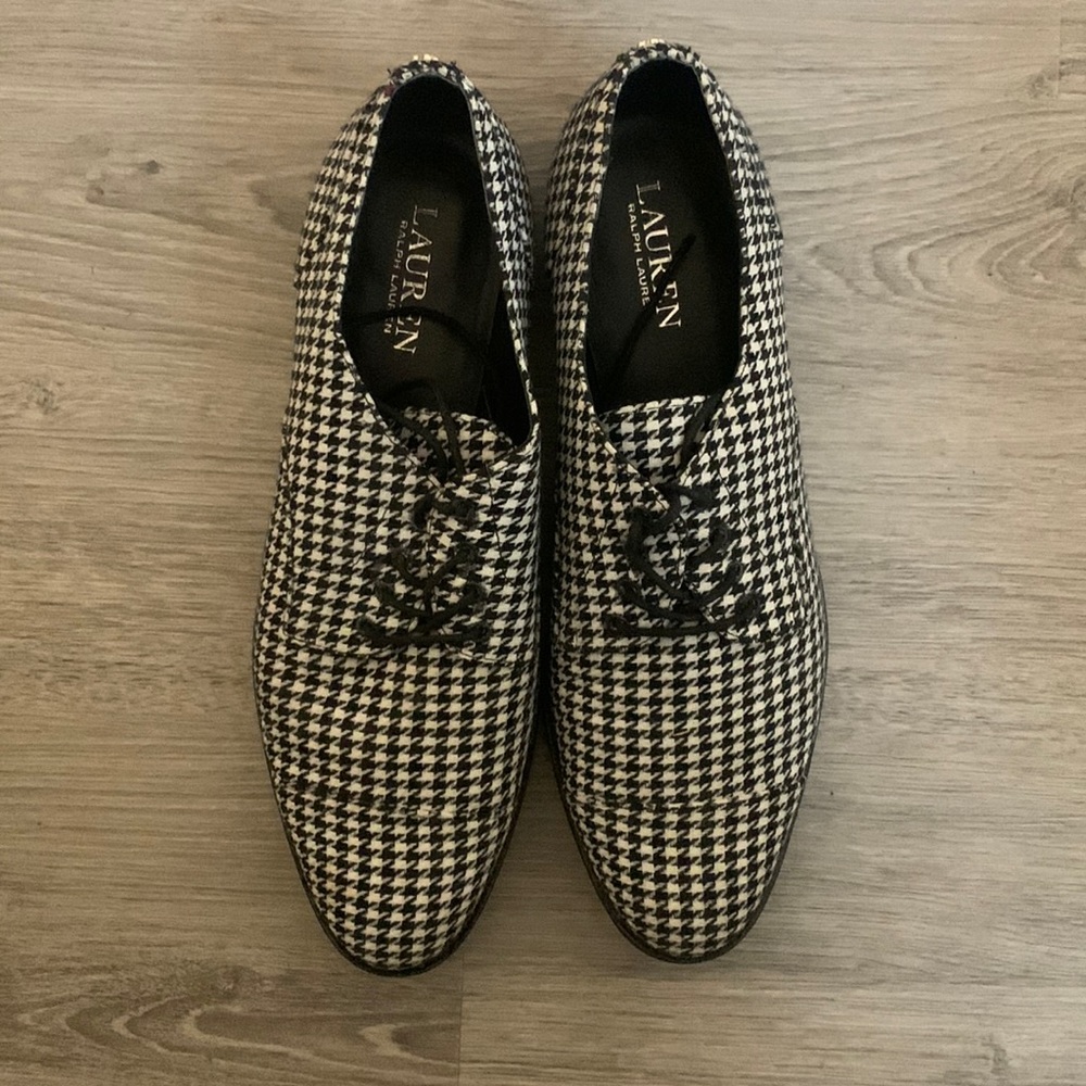 Dress shoes